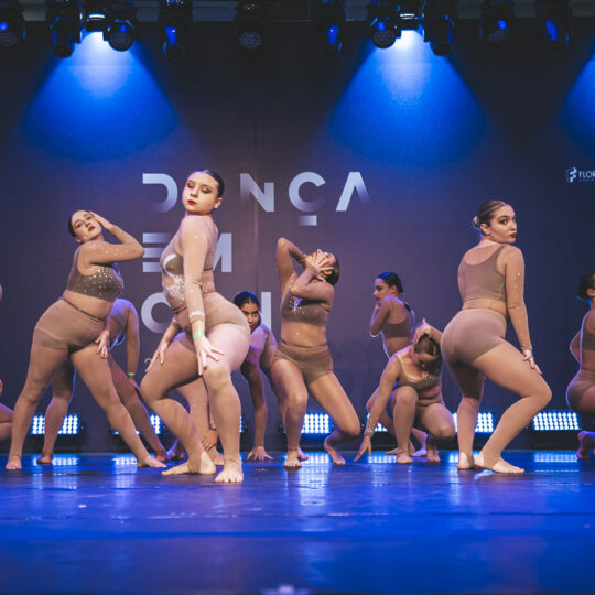 https://marte.art.br/dancaemcena/wp-content/uploads/sites/3/2025/06/4173_DANCA_EM_CENA_QUINTA_FEIRA_WEB-540x540.jpg