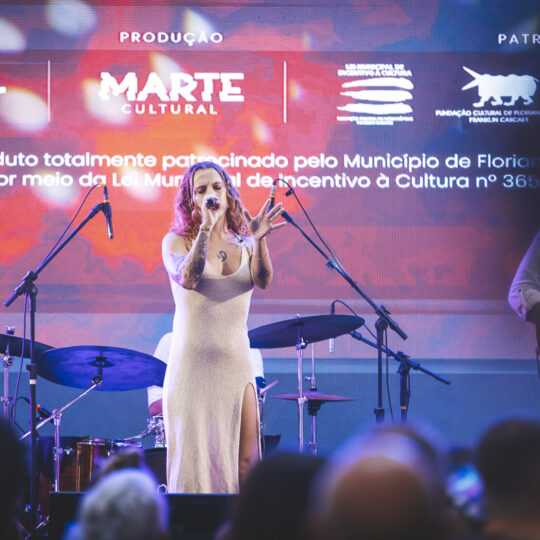 https://marte.art.br/marte/wp-content/uploads/2025/04/310325_LUIZ_MEIRA_VOZES_FEMININAS_MPB_WEB_68-540x540.jpg
